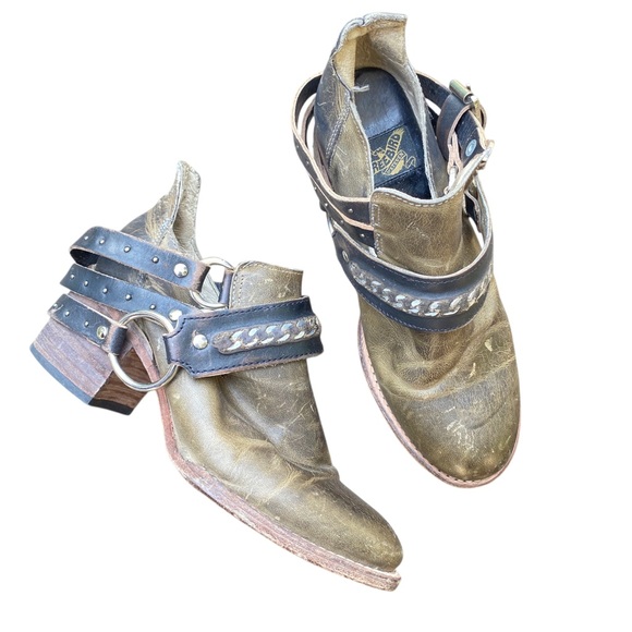 Freebird by Steven Olive and Black Ankle Boots - Picture 1 of 5
